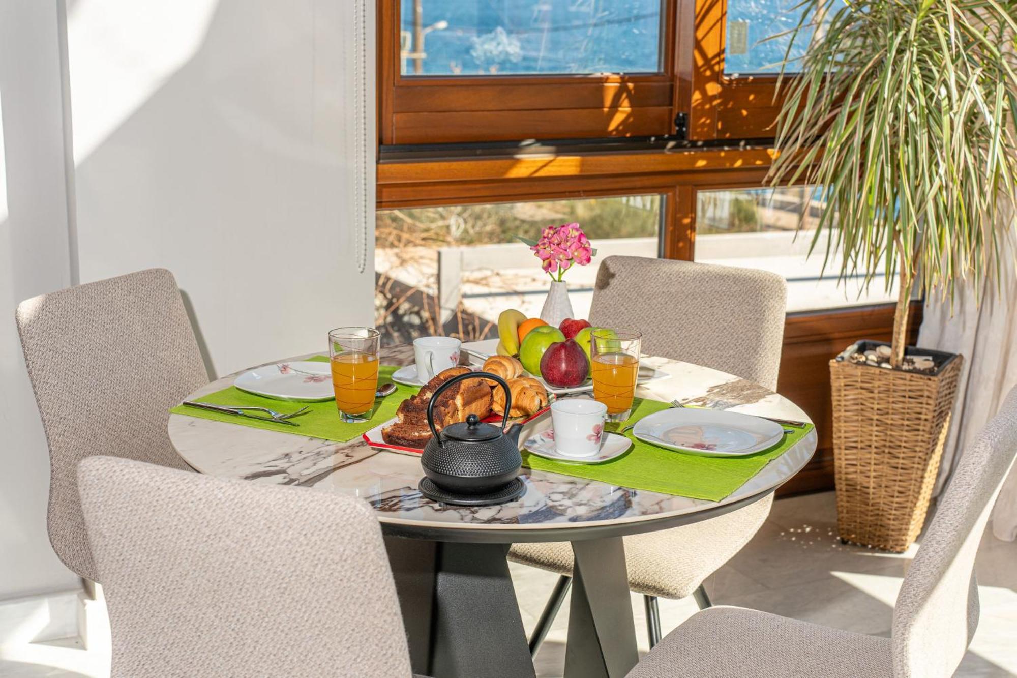 איה אפימיה Sea Rock Apartment מראה חיצוני תמונה
